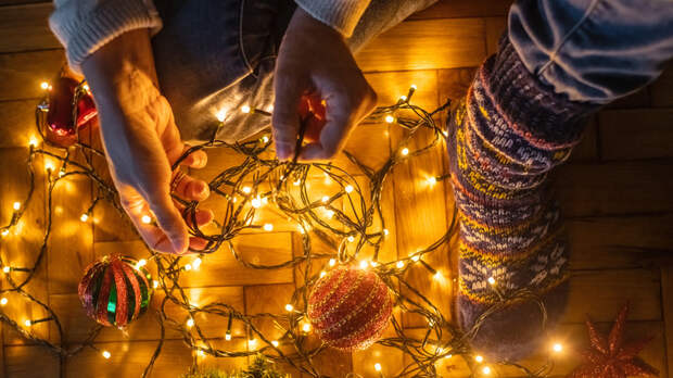 Офтальмолог Сагоненко: постоянное мерцание гирлянды может вызвать приступ эпилепсии