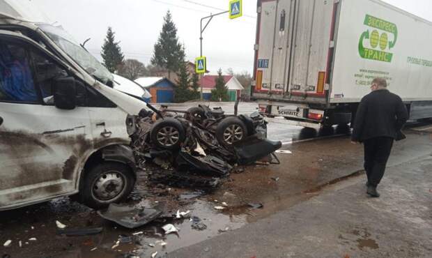 Виновному в массовом ДТП в Новгородской области водителю назначены принудительные работы