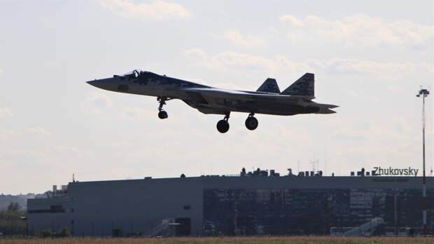 Истребители Су-57 будут совершать вылеты с ударными беспилотниками