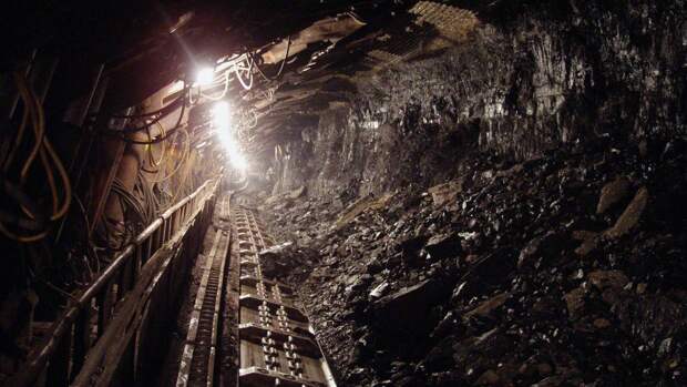 Более 100 горняков выводят на поверхность из-за пожара на кузбасской шахте имени Рубана