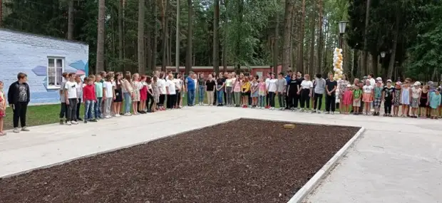 Программа на 3 июля бобруйск. Оздоровительный лагерь бобрёнок Бобруйск. Лагерь Бобренок Воронеж. Бобрёнок лагерь Бор. Детский лагерь Бобренок Пристанционная ул., 40, посёлок Бор фото.