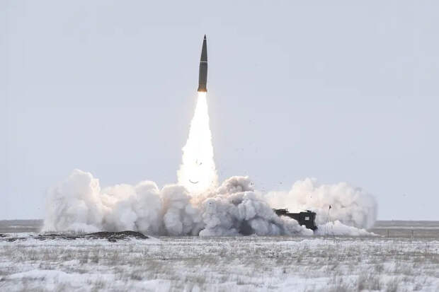 Российские военные атаковали высокоточным оружием украинское оборонное КБ «Луч» в Киеве