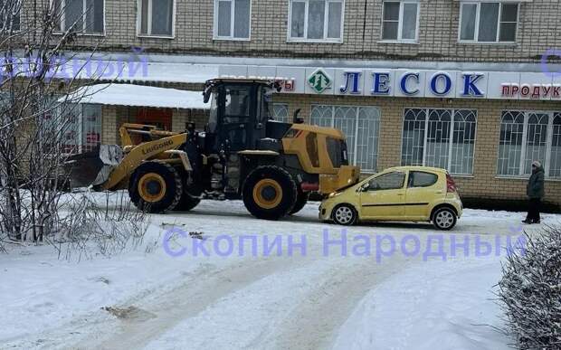 Трактор врезался в легковушку в Скопине