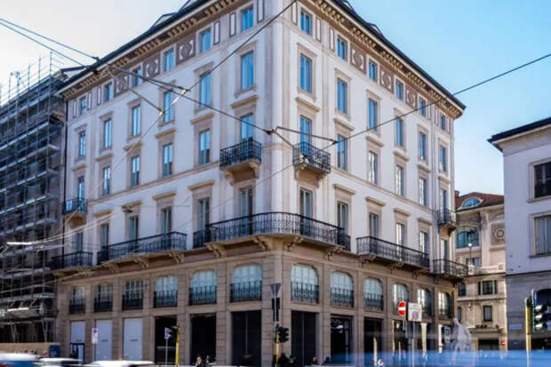 "Ъ": итальянский бренд одежды Trussardi закрыл все подразделения в России