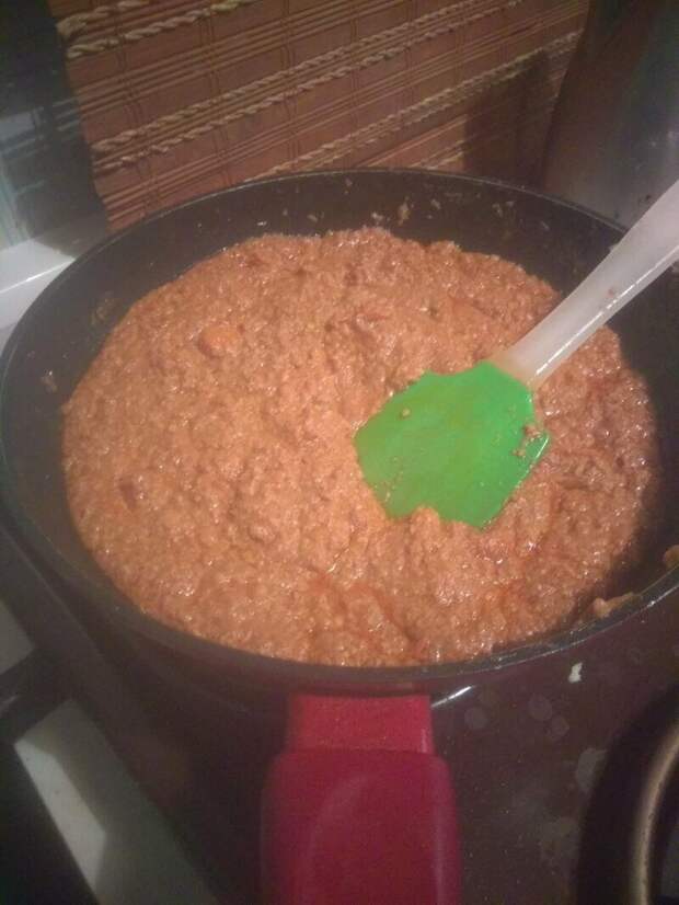 "Фарш из куринной печени, на вкус неплохо и хлюпает прикольно"
