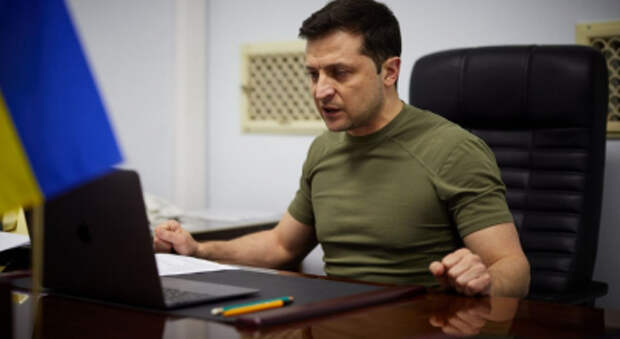 Зеленский: Мы защищаем Украину в одиночестве, и в НАТО нас брать боятся Зеленский: Мы защищаем Украину в одиночестве, и в НАТО нас брать боятся