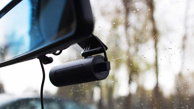 Автоэксперт Попов разъяснил, как правильно установить видеорегистратор