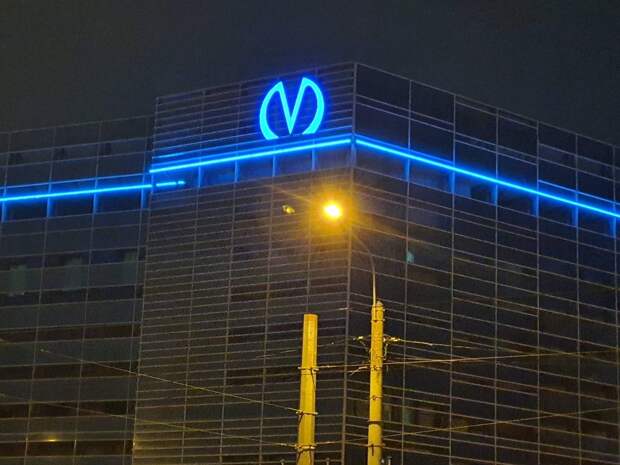 В Смольном объяснили проверку смартфонов в метро требованиями безопасности