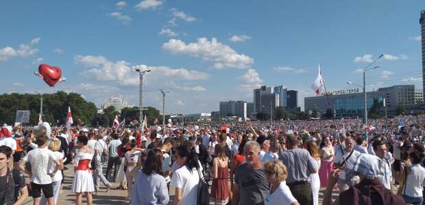 Не менее двести тысяч человек на Марше за свободу. Минск.