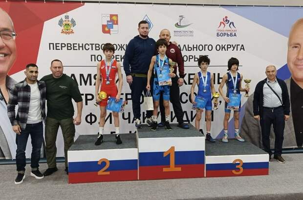 Крымчане завоевали 16 медалей на первенстве ЮФО по греко-римской борьбе