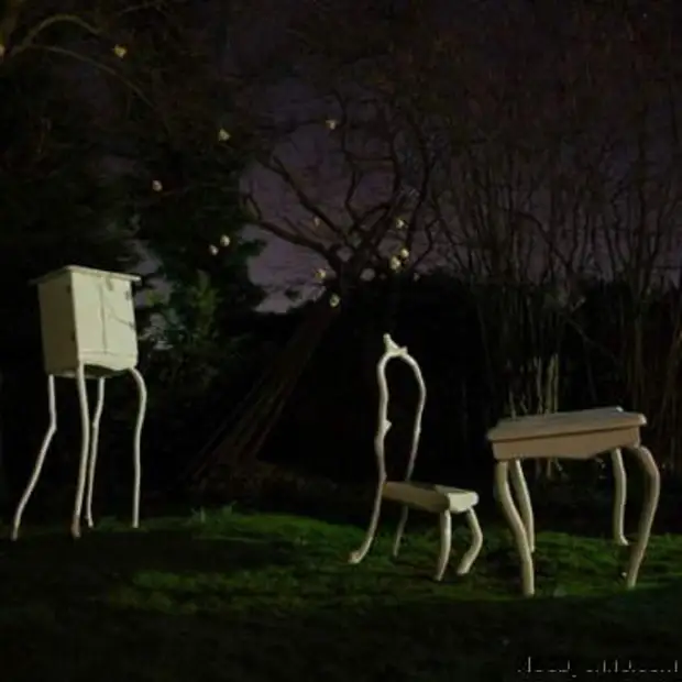 Slow white. Мебельщики танцуют. Creepy Furniture.