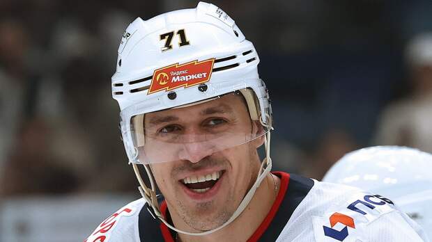 Американский нападающий «Питтсбурга» Раст повторил клубное достижение Малкина