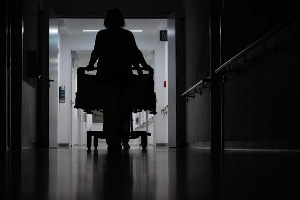 В заднем проходе пожилого мужчины нашли подводку для глаз