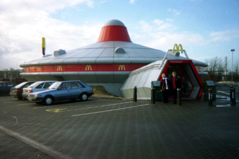 12 фото самых необычных зданий McDonald’s всего мира