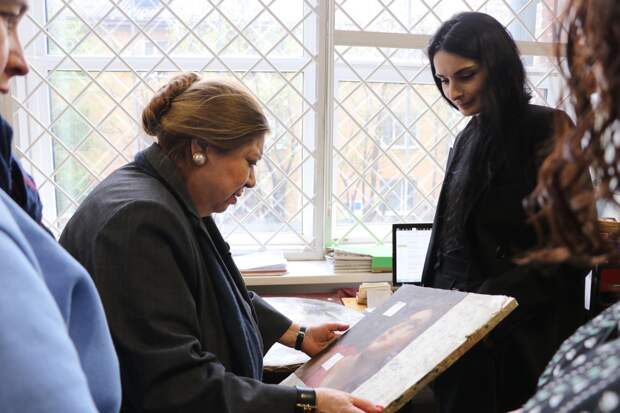 Съемочная группа телеканала "Культура" посетила Тверскую картинную галерею