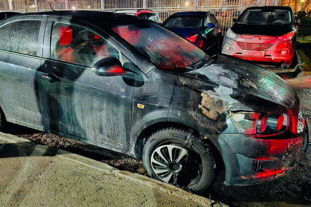 В Нефтеюганске 16-летний подросток по указанию мошенников сжег четыре машины