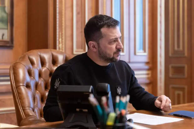 Зеленский во время визита в Турцию посетил верфь, на которой строится корвет для Украины