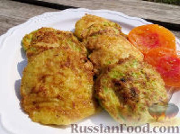 Фото к рецепту: Курица в хрустящей "шубке" из картофеля и кабачка