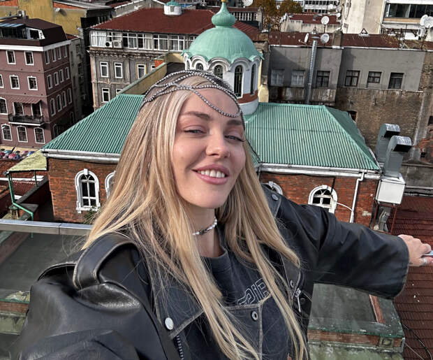 чеботина голливуд. люся чеботина песня пусть рушится мир вокруг. люся чеботина фотосессия максим. люся чеботина хьюстон обложка. песня два выстрела люся чеботина.