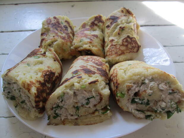 Рулет из картофельных драников с мясом