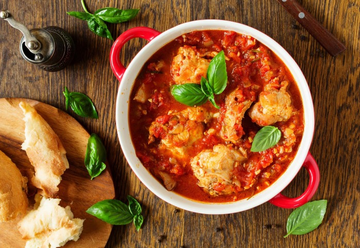 Куриное рагу по-грузински. \ Фото: cdn.ilclubdellericette.it.