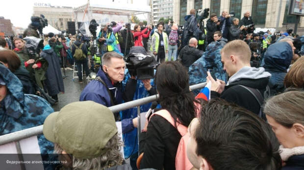 Митинг-концерт в Москве не тянет на серьезную политическую акцию, заявил Гаспарян 