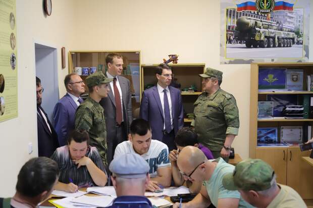 Полпред президента Щёголев побывал в рязанском пункте отбора на военную службу по контракту