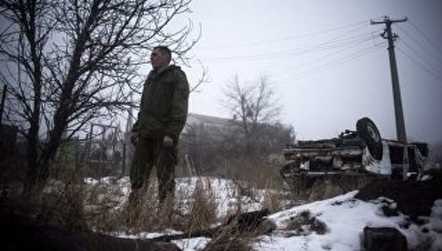 Военнослужащий ДНР в поселке Ясное Донецкой области