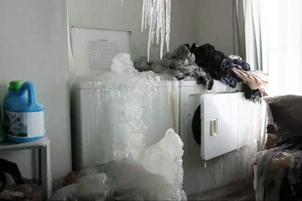 OC: канадец отключил отопление ради экономии, превратив квартиру в ледяной замок