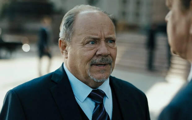 Директор звезды сериала "Солдаты" Маклакова прокомментировала слухи о катаракте у артиста