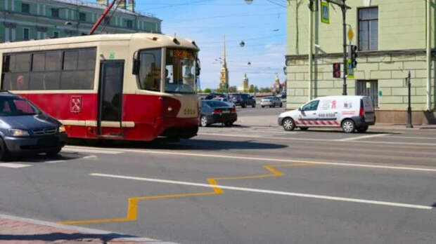 В ГАИ разъяснили, что означает новая разметка в виде короны, и как из-за неё не получить штраф