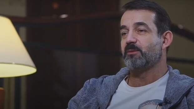 Певцов назвал варварством использование иностранных псевдонимов артистами