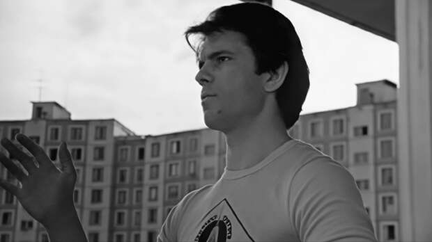 Умер актер фильма «Эскадрон гусар летучих» Александр Карин