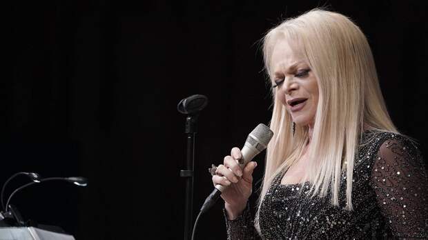 СМИ: Лариса Долина опасается за свою жизнь из-за угроз от неизвестных людей