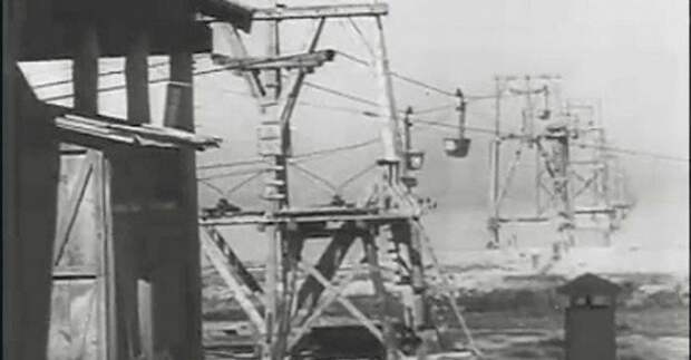 1942 год, канатная дорога через Керченский пролив Два Крымских моста разрушились, а третий соединил Россию и Крым, поезда уже ходили Фото первых Крымских мостов построенных Германией и СССР, стоимость и общее расстояние Крымского (Керченского) моста и др. интересные факты