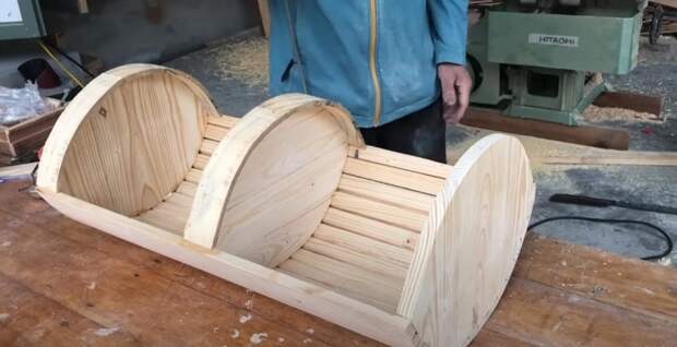 Как сделать угловой деревянный шкафчик с полками для ванной