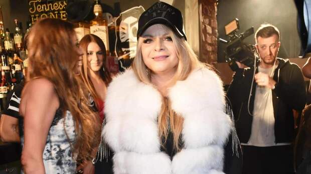 Директор Ларисы Долиной прокомментировал новости об ухудшении состояния здоровья певицы — экcклюзив Super