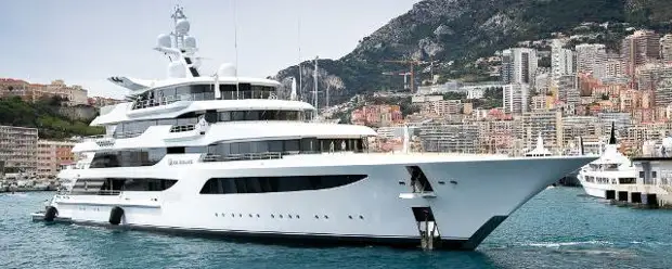 В Хорватии арестована яхта украинского оппозиционного олигарха Медведчука