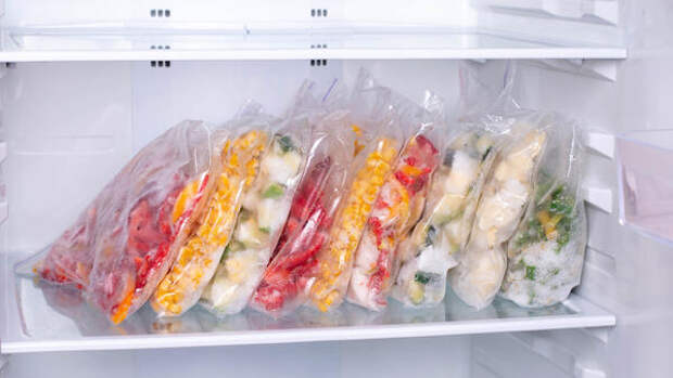 Заморозил — и нет хлопот: ТОП-5 блюд, которые можно заготовить заранее и сэкономить время на кухне