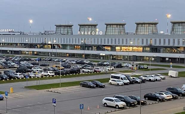Пулково: в 2025 году пассажиры забыли в аэропорту более 3 тысяч чемоданов
