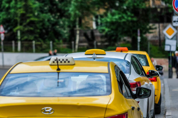 "А потом говорят: "Почему тебе не нравится наша страна?": Ругавший Россию таксист из Таджикистана может оказаться в тюрьме