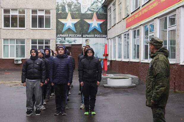 Российских солдат-срочников захотели отправить на новый фронт работ