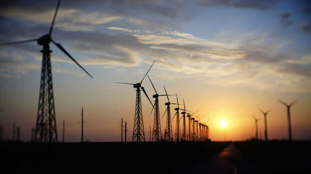 Захарова: отказ Берлина от поставок из России подводит Германию к краю пропасти