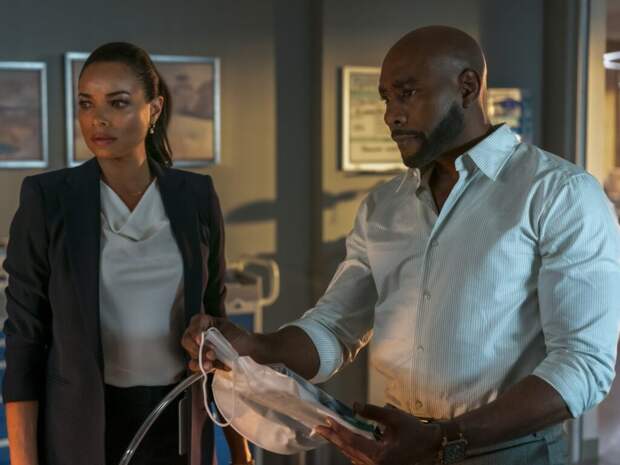 Rochelle Aytes as Dr. Mary Morstan and Morris Chestnut as Dr. John Watson