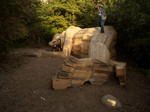 Спящий Луис деревянные гиганты, скульптура, художник