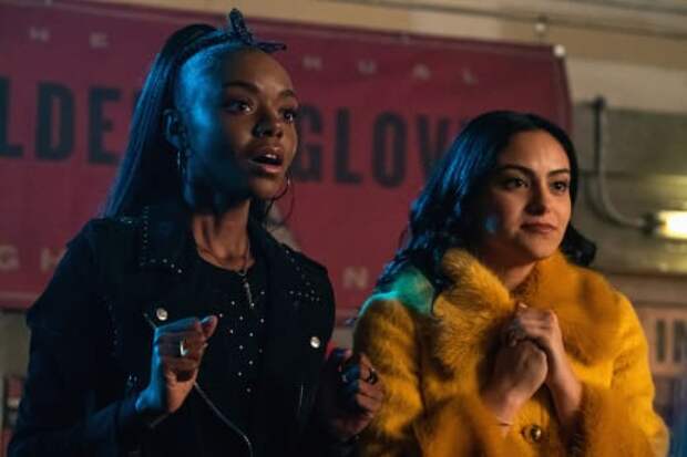 Cheering Squad - Riverdale Season 3 Episode 18