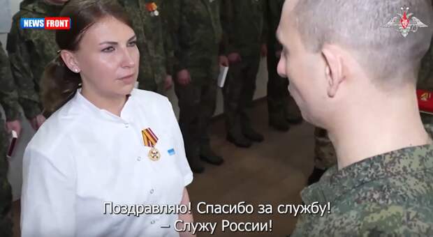 В преддверии 8 Марта на передовой наградили женщин-медиков группировки «Центр»