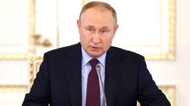 Путин назвал хорошей базу для автомобилестроения в России