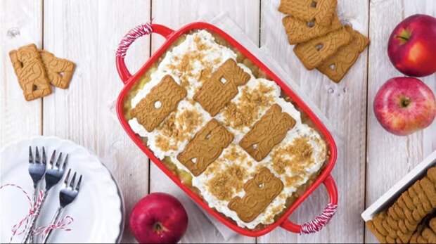 Десерт из яблок и печенья: очень простой и вкусный рецепт