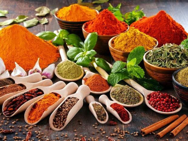 Благодаря специям можно приготовить сотни разных и вкусных блюд из картофеля